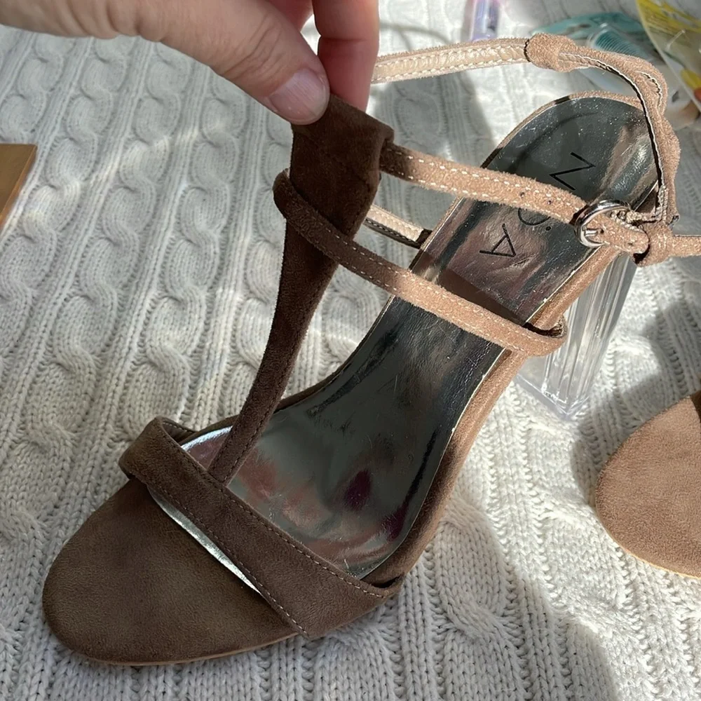 Women’s NOA 10 faux suede strappy clear plastic/lucite chunky 4.25” heels - Picture 9 of 12